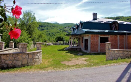 House for sale, Humci, Cetinje