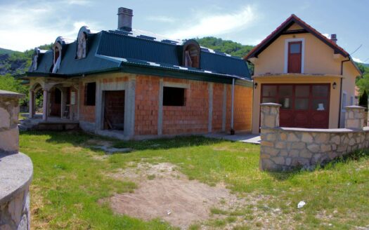 House for sale, Humci, Cetinje