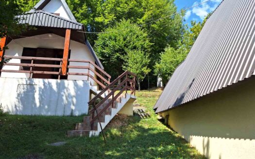 Vikendice na prodaju, Crkvine, Kolašin