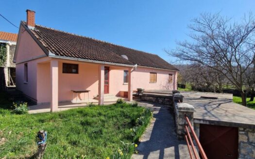 House for rent, Ubli, Kuči