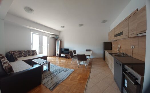 Dvosoban stan za izdavanje, Blok 9, Podgorica