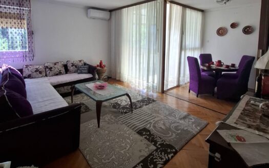 Dvosoban stan za izdavanje, Blok 5, Podgorica