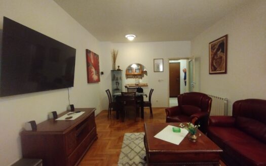 Dvosoban stan za izdavanje, Preko Morače, Podgorica