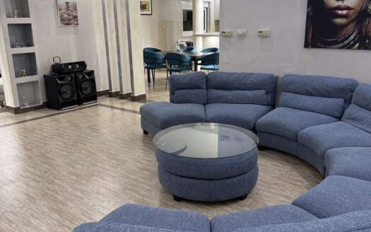 House for rent, Zeta