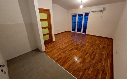 Dvosoban stan na prodaju, Stari Aerodrom, Podgorica