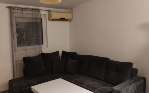 Dvosoban stan za izdavanje, Centar, Podgorica