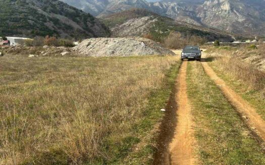 Plac na prodaju, Bioče, Podgorica