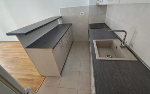 Dvosoban stan za izdavanje, City kej, Podgorica